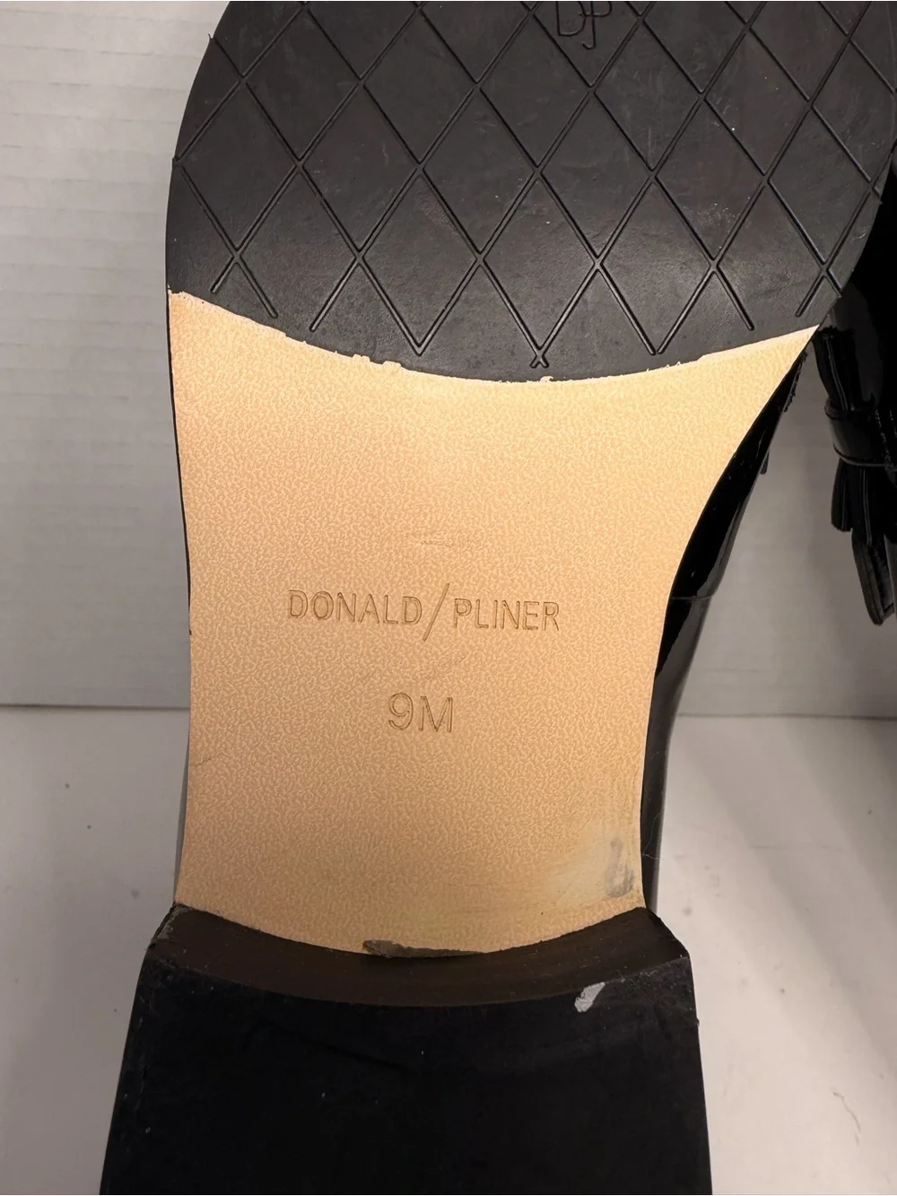 Donald Pliner Halia Patent Leather Ruffle Loafers Size 9